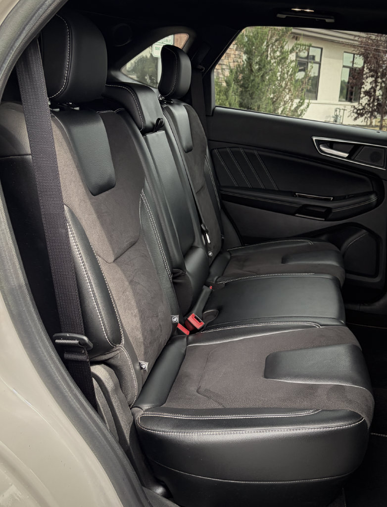 Used 2019 Ford Edge ST w/ Equipment Group 401A AWD/4WD image 32