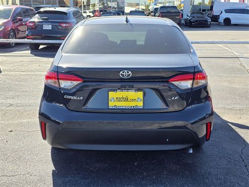 Used 2023 Toyota Corolla LE image 5