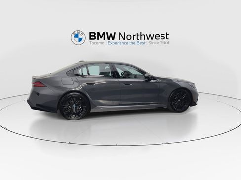 New 2027 BMW M5 w/ Executive Package AWD/4WD image 3