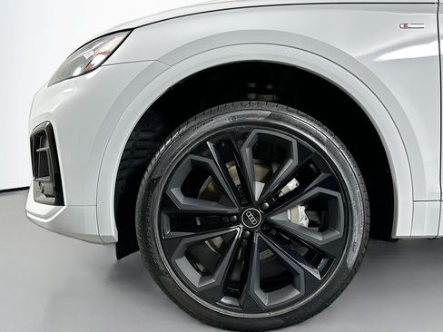 Used 2023 Audi Q5 2.0T Premium Plus w/ Premium Plus Package AWD/4WD image 12
