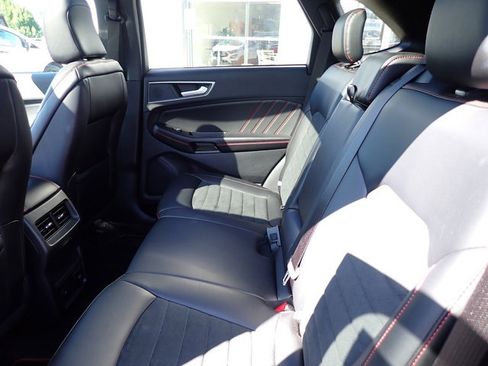 Used 2024 Ford Edge ST-Line AWD/4WD image 16