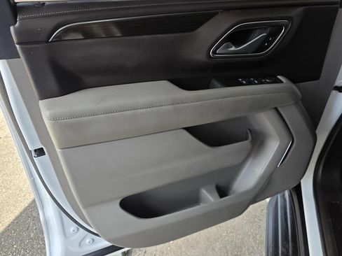 Used 2022 GMC Yukon SLE w/ Gmc Pro Safety Plus Package RWD image 29