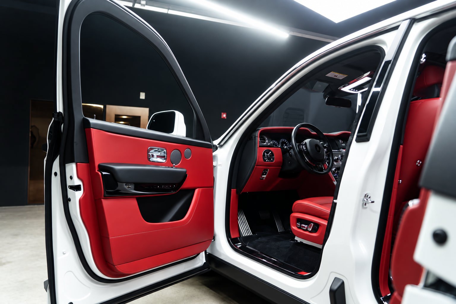 Used 2022 Rolls-Royce Cullinan AWD/4WD image 18