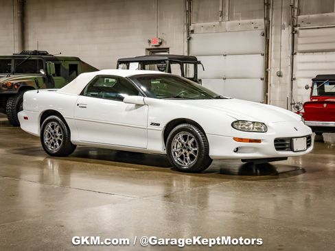 Used 2002 Chevrolet Camaro Z28 RWD image 3