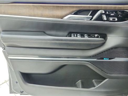 Used 2022 Jeep Grand Wagoneer Series II w/ Convenience Group III image 37