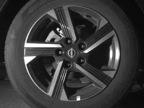 Used 2025 Nissan Sentra SV FWD image 14