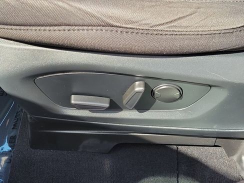 Used 2021 Ford Explorer XLT image 20