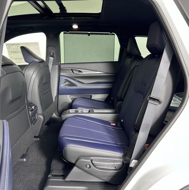 Certified 2026 INFINITI QX60 Sport w/ Dark Cargo Package AWD/4WD image 16