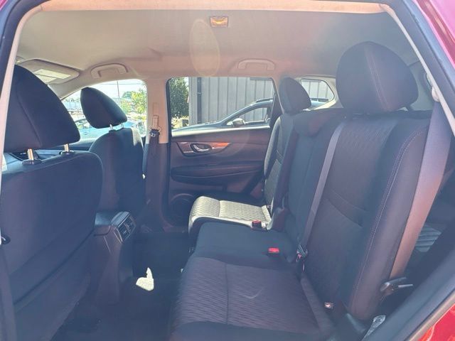 Used 2018 Nissan Rogue SV AWD/4WD image 14