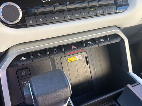 Used 2023 Toyota Tundra Capstone AWD/4WD image 31