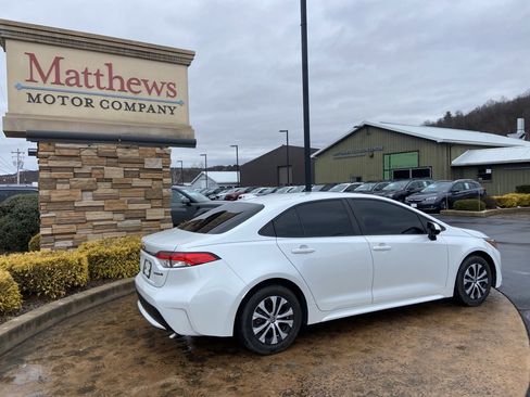 Used 2022 Toyota Corolla LE image 5