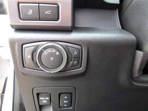 Used 2020 Ford Expedition Platinum image 17