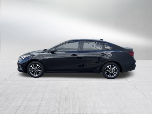 Used 2023 Kia Forte LXS image 4