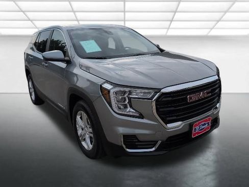 Used 2024 GMC Terrain SLE image 1
