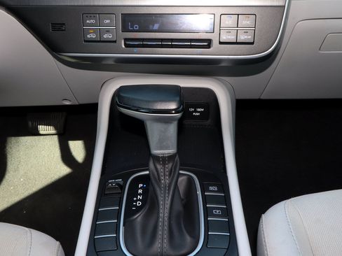 Used 2024 Hyundai Kona SEL FWD image 11