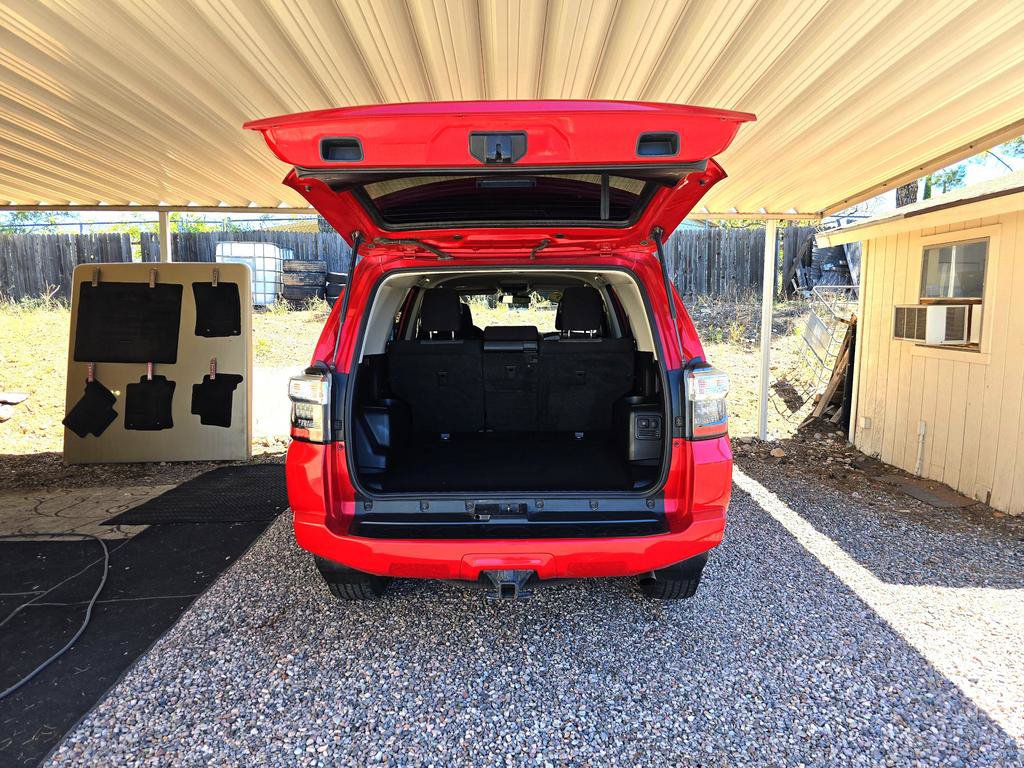 Used 2015 Toyota 4Runner SR5 AWD/4WD image 13