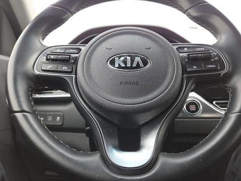 Used 2020 Kia Niro LXS image 29