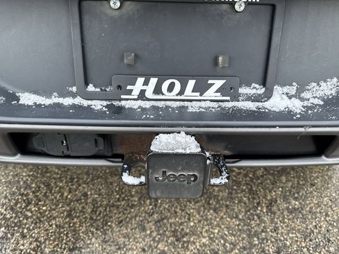 Used 2016 Jeep Cherokee Trailhawk w/ Leather Interior Group image 5