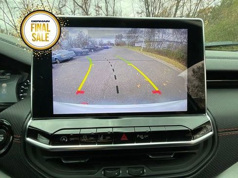 Used 2025 Jeep Compass Trailhawk image 17