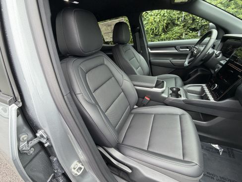 New 2026 GMC Terrain Elevation w/ Elevation Premium Package FWD image 18