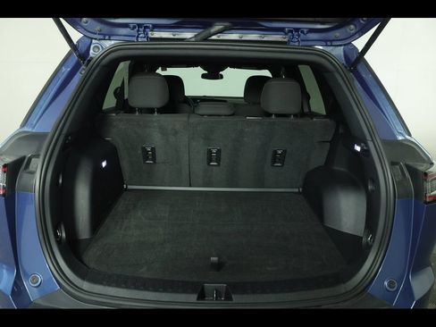 Used 2025 Chevrolet Equinox LT FWD image 11