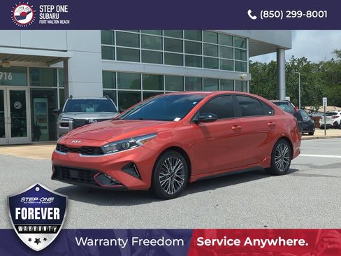 Used 2022 Kia Forte GT-Line w/ GT-Line Premium Package FWD image 2