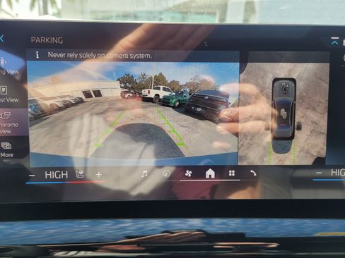 Used 2026 BMW 530i w/ M Sport Package image 23