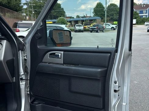 Used 2016 Ford Expedition Limited AWD/4WD image 13