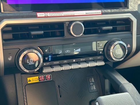 New 2026 Toyota Tacoma Limited AWD/4WD image 33