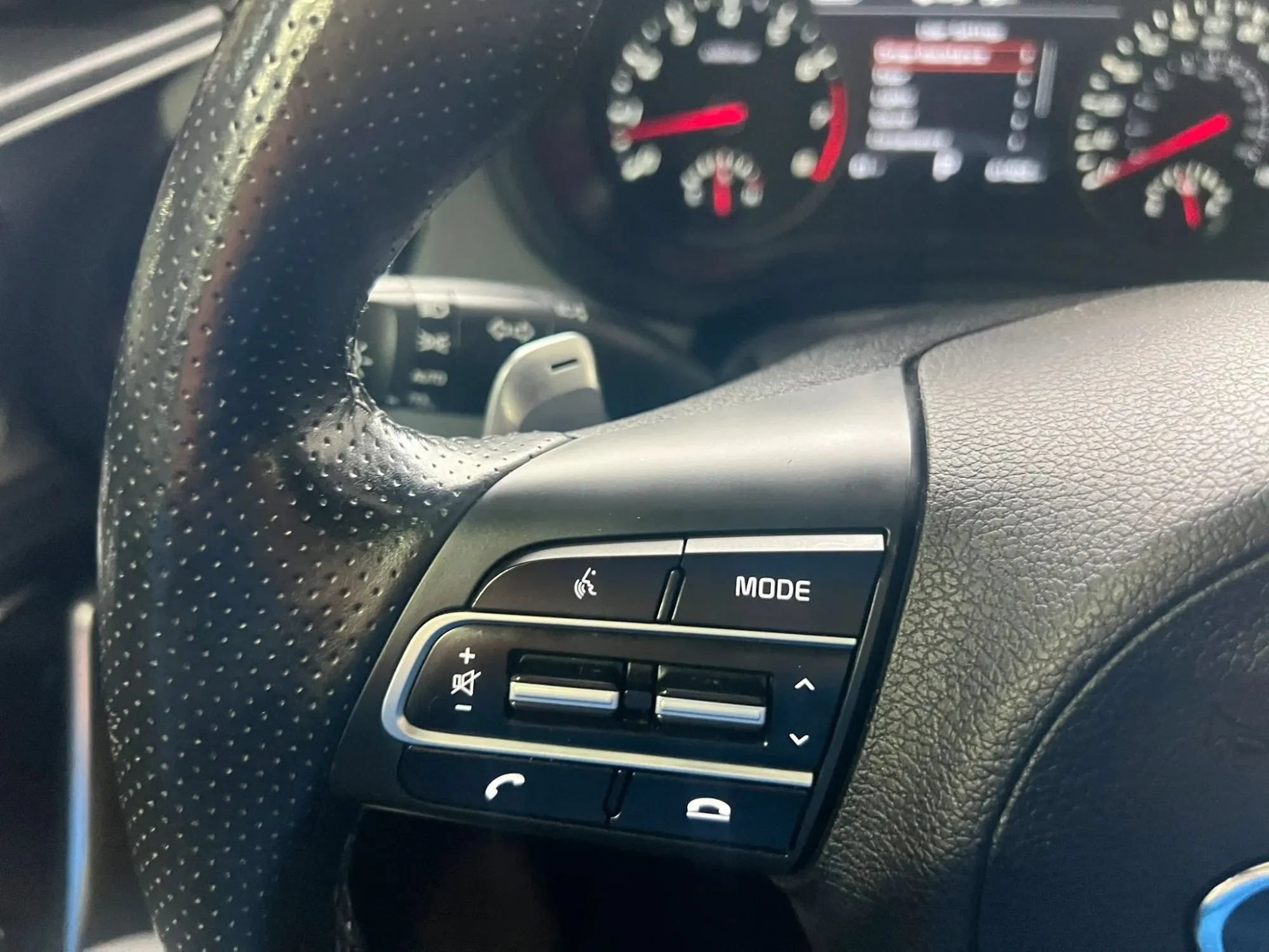 Used 2020 Kia Stinger GT1 AWD/4WD image 19