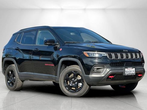 Used 2023 Jeep Compass Trailhawk w/ Trailhawk Elite Group image 1