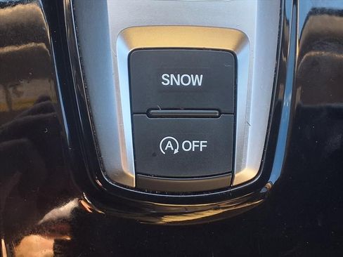 Used 2021 Honda Pilot Touring image 9