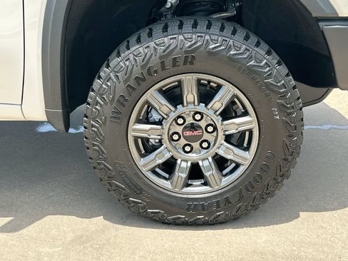 Used 2026 GMC Sierra 1500 AT4X AWD/4WD image 10