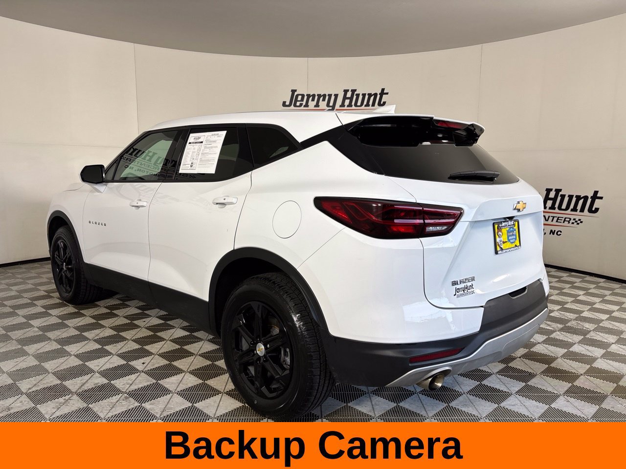 Used 2025 Chevrolet Blazer LT FWD image 9
