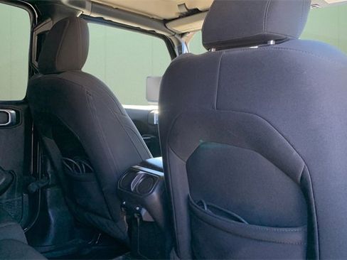 Certified 2022 Jeep Gladiator Willys image 45