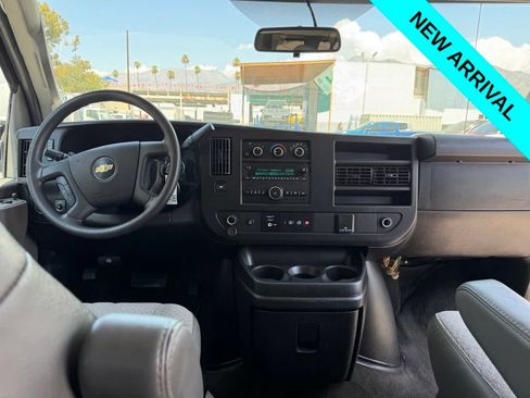 Used 2020 Chevrolet Express 3500 LT w/ LT Preferred Equipment Group RWD image 6