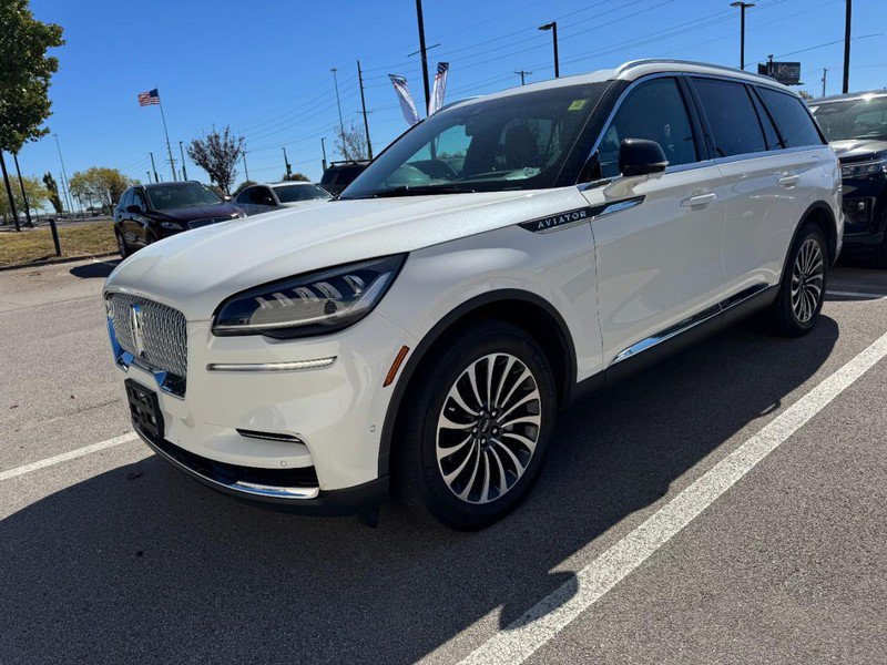 Used 2023 Lincoln Aviator Reserve w/ Equipment Group 201A AWD/4WD image 4