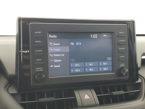 Used 2019 Toyota RAV4 LE w/ Carpet Mat Package AWD/4WD image 27