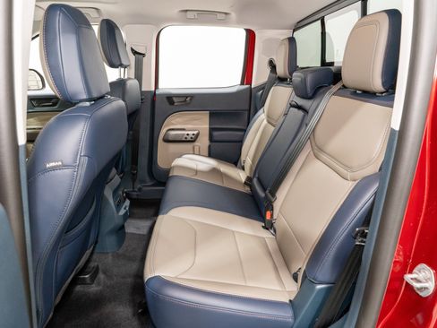 Used 2025 Ford Maverick Lariat w/ 4K Tow Package image 36