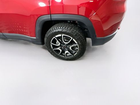 Used 2025 Jeep Compass Trailhawk AWD/4WD image 11