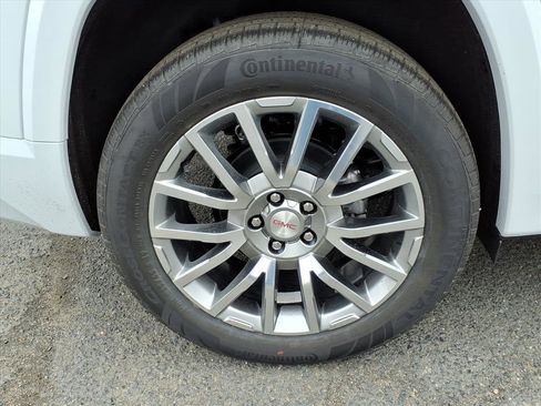 New 2026 GMC Terrain Denali w/ LPO, Floor Liner Package image 8