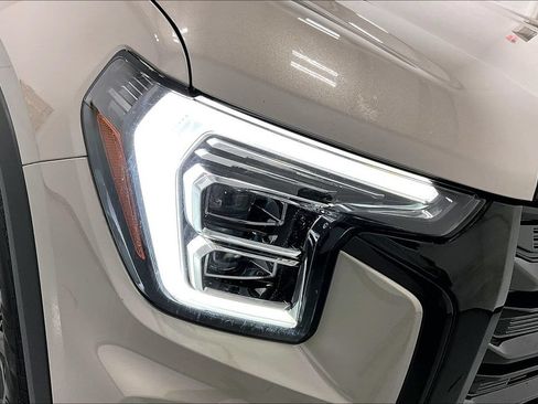 Used 2026 GMC Terrain Elevation w/ Elevation Premium Package FWD image 34