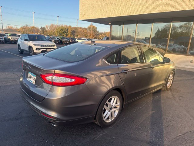 Used 2014 Ford Fusion SE FWD image 11