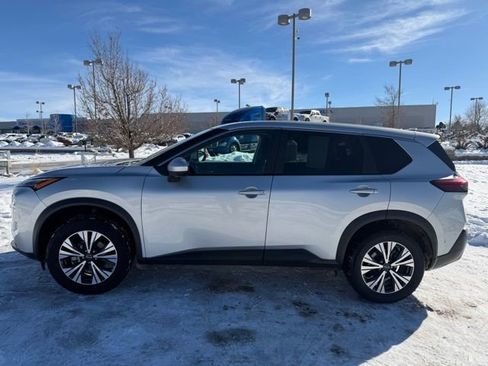 Used 2023 Nissan Rogue SV image 5