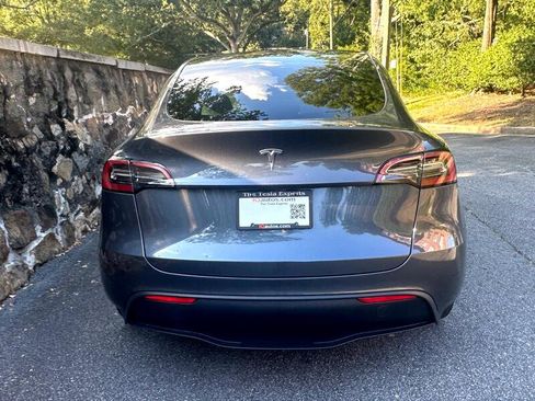 Used 2023 Tesla Model Y Long Range image 8