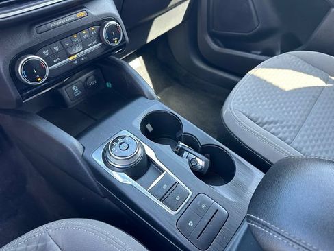 Used 2022 Ford Escape SE w/ SE Sport Appearance Package FWD image 31