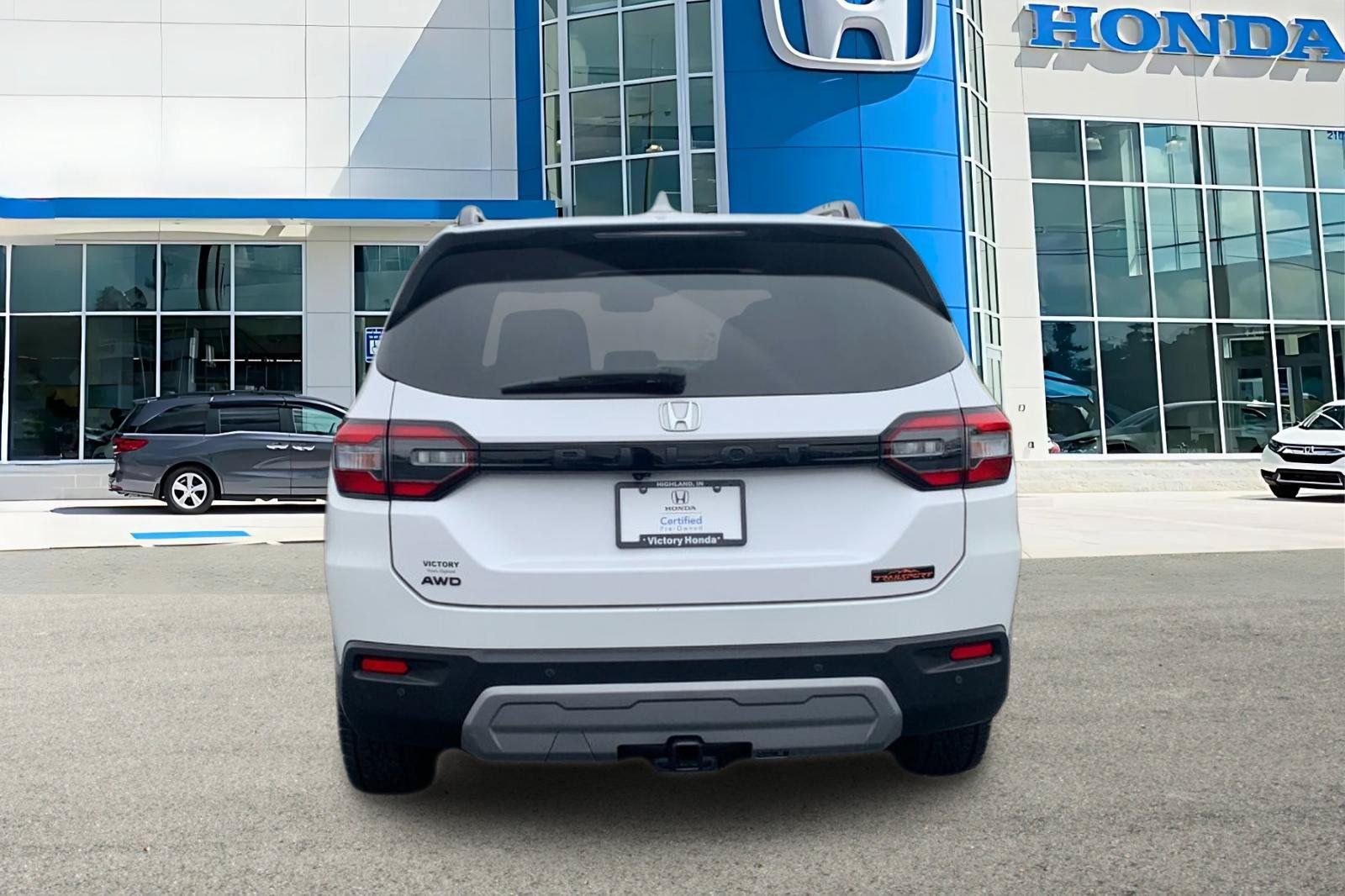 Used 2024 Honda Pilot TrailSport image 4