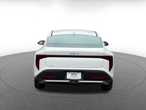 Used 2025 Kia K4 LXS image 12