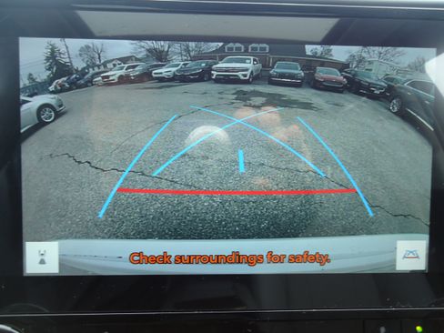 Used 2024 Toyota Highlander Limited image 18