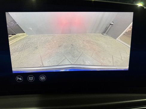 Used 2024 Cadillac Lyriq Tech image 34